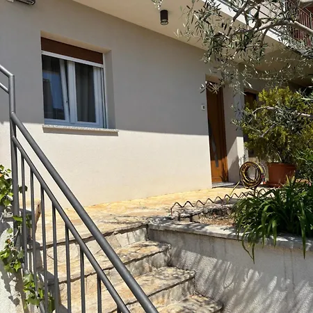 Lina Apartament *